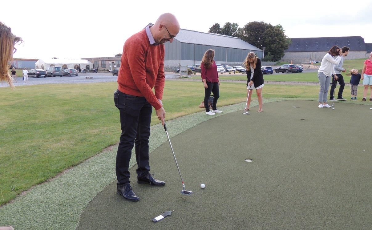 Initiation au golf à Ragnies
